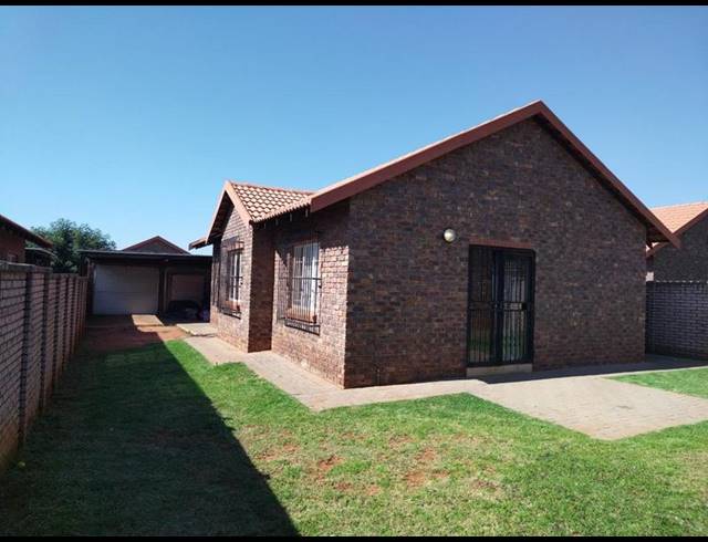 3 BEDROOM TOWNHOUSE FOR SALE IN THE ORCHARDS